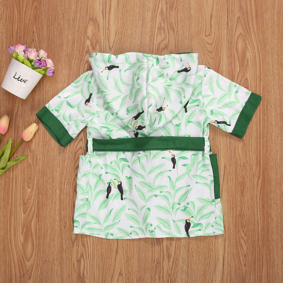 6M-5Y freundlicher Kleinkind Baby Jungen Nette Schlafanzug einstellen tropisch Blätter Drucken Kurzarm T Shirt + Bowknot + kurze Hose + roben Nachtwäsche einstellen