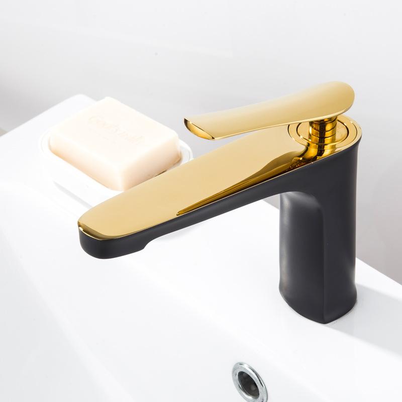 Rubinetto Del bagno In Ottone Massiccio Bagno Rubinetto Del Bacino di Acqua Fredda E Calda Miscelatore Lavello Rubinetto Singola Maniglia Deck Mounted Spazzolato Oro rubinetto: black