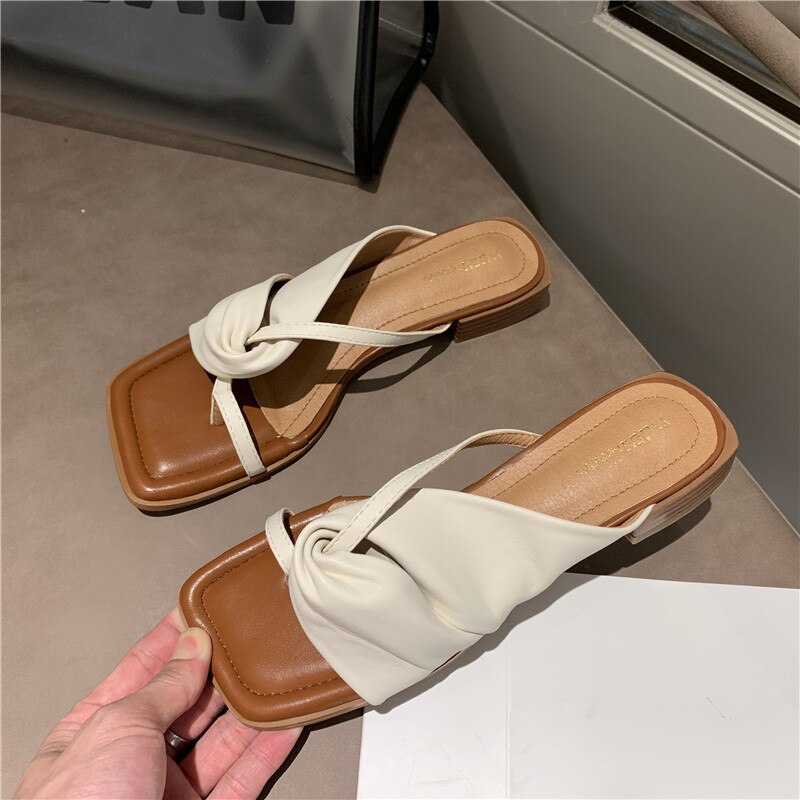chaussures pour femmes d'été et sandales talons épais et talons bas croix match couleur chaussures plates et sandales en stock: Beige / 35