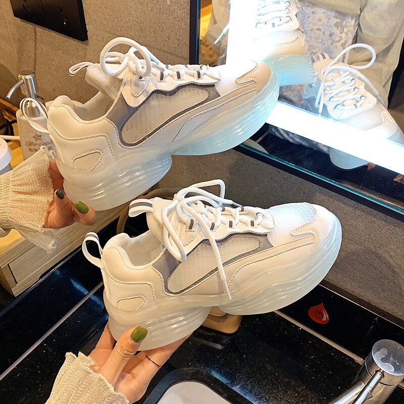 NEUE Transparente Regenbogen sohle Papa schuhe frauen sommer neue gelee schuhe dicke sohle Turnschuhe Atmungs lässig schuhe