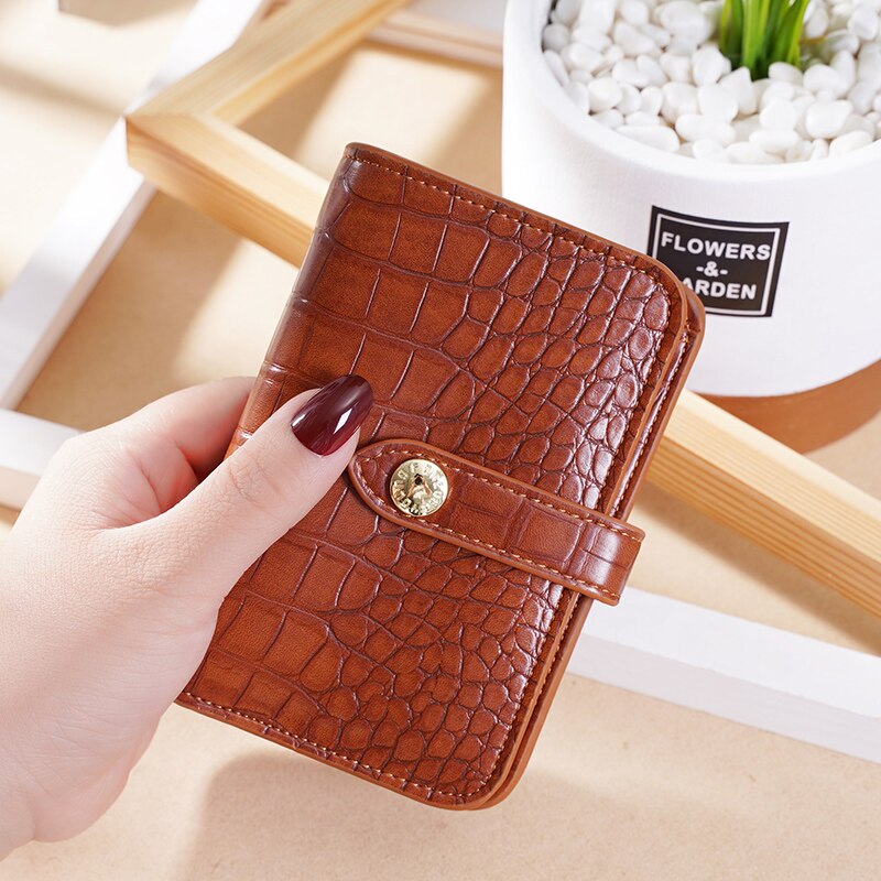 Women Short Wallets Luxury Brand Crocodile Print Wallet Female Two-Fold Card Holder Mini Zipper Wallet Coin Purse: Brown P004