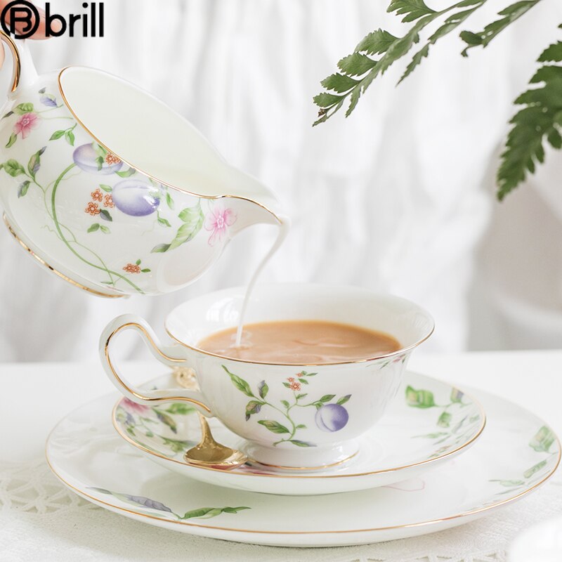 Nordic Stijl Koninklijke Thee Cup Schotel Wit Kleine Porseleinen Koffie Cup Set Theepot Luxe Drinkware Thee Kopjes En Schotel Sets tazas