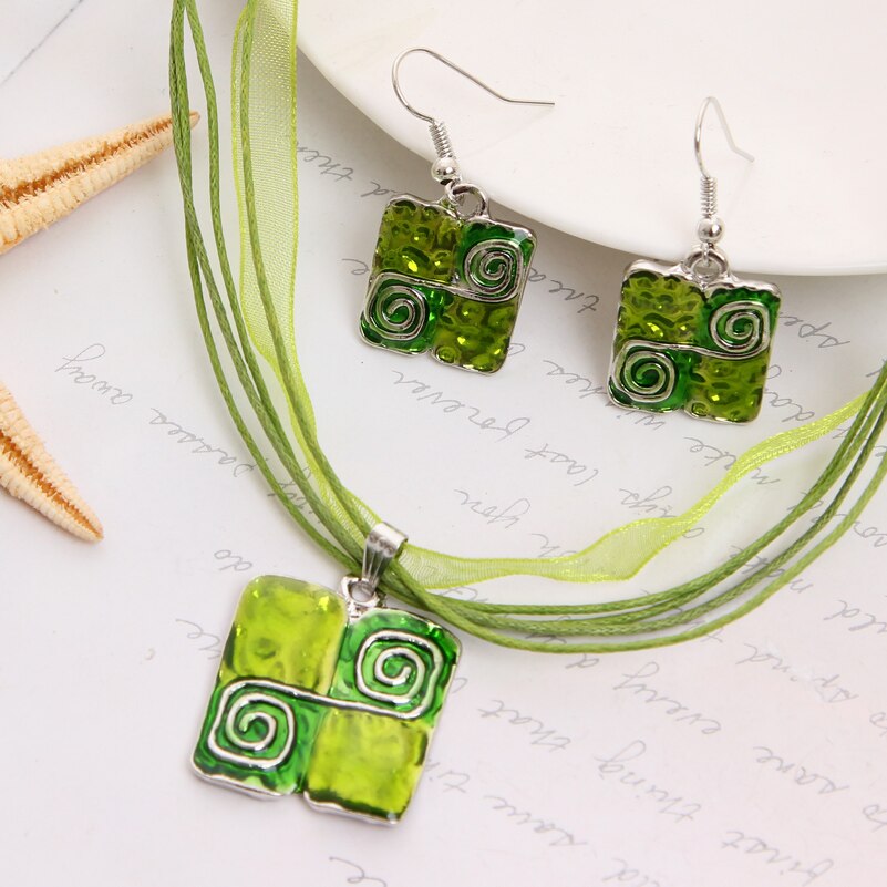 Ensemble de bijoux à la , 2 pièces, pendentifs et colliers carrés verts, boucles d'oreilles goutte, bohème, chaîne en mousseline de soie, été: F346