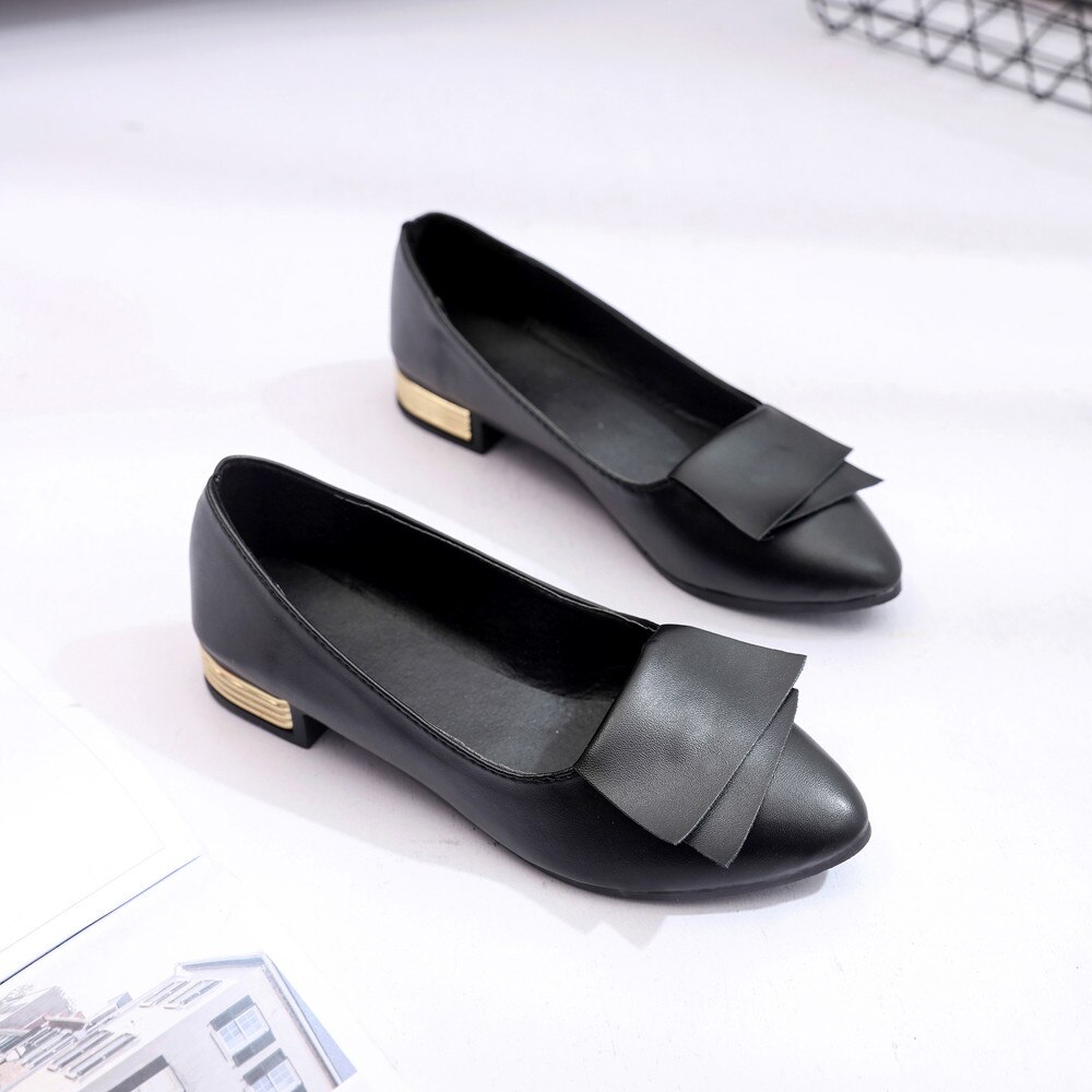 Klassieke Schoenen Vrouwen Casual Puntschoen Black Wedding Office Lady Schoenen Vrouwen Flats Comfortabele Slip op Vrouwen Schoenen