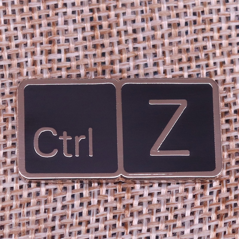 Ctrl z lapel pin geek tangentbordsmärke
