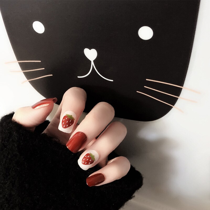 Leuke Aardbei Rode Korte Nep Nagels Met Ontwerpen Voor Vrouwen Meisjes Afneembare Kunstmatige Kunstnagels Zoete Volledige Nail Tips