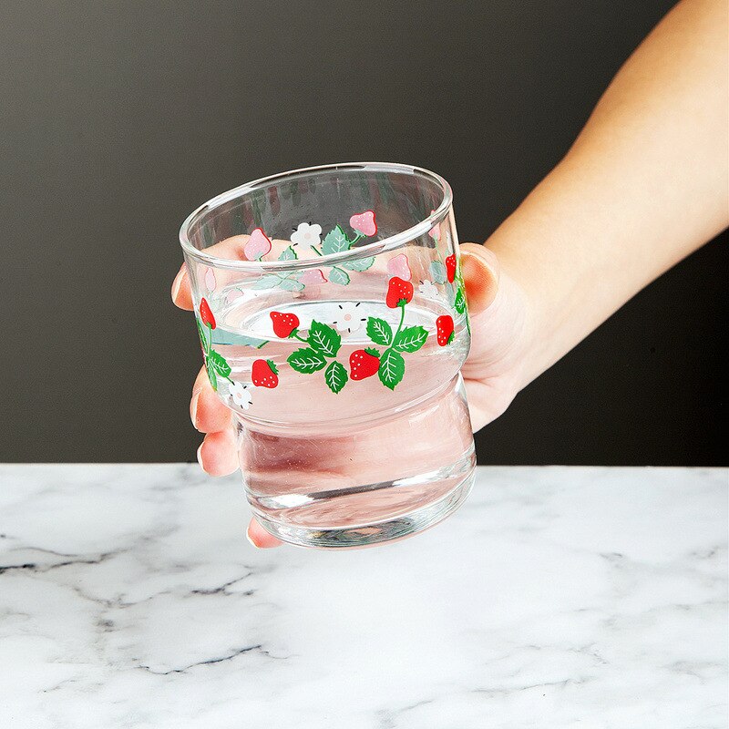 Koreanska små jordgubb glas ins retro glas frukost kopp jordgubbe kopp mjölk kopp värmebeständig vattenflaska vinglas