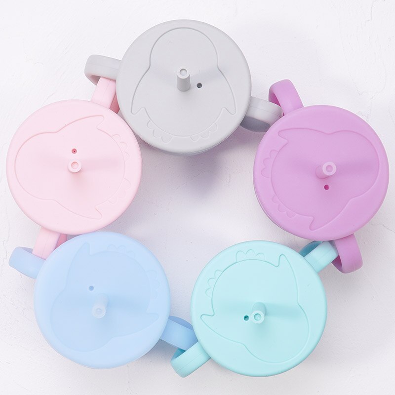 Babybekers van stevig siliconen met een rietje voor peuters met een siliconen deksel, waterbekers van voedingskwaliteit voor kinderen.