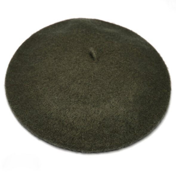 pas cher nouvelles femmes laine solide couleur béret femme Bonnet casquettes hiver tout assorti marche chapeau casquette 20 couleur: army green