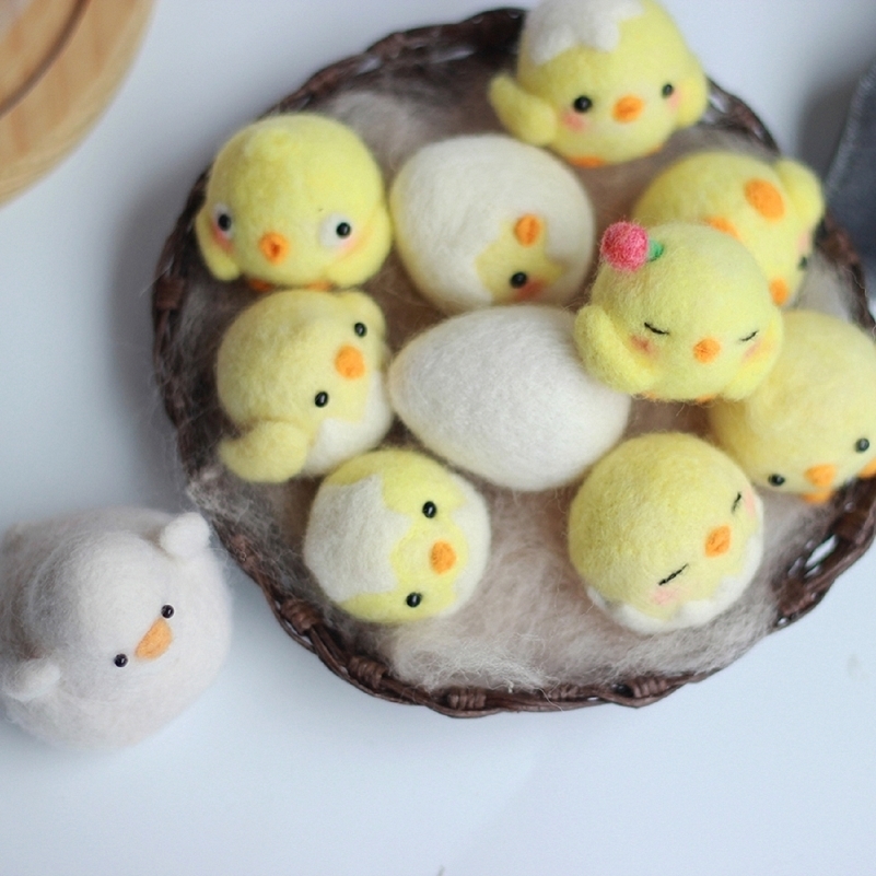 Mini Chicken Merino Needle Felting Kits for Beginner, Needles, Finger Guards, Foam Mat, Instructions, DIY Felting Craft