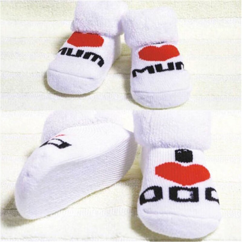 Lovely Baby Menina Menino Meias de Algodão Venda Quente Slip-resistente Meias Chão amo O Pai da Mamã do Amor Imprimir Sock Crianças Sock Para Meninos Das Meninas 0-6 M