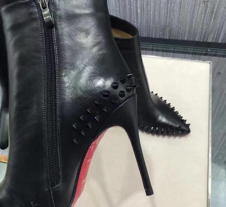 Klinknagel hoge hakken korte laarzen rode dames locomotief martin laarzen stiletto puntige neus laarzen 10cm 35-42 stofzak