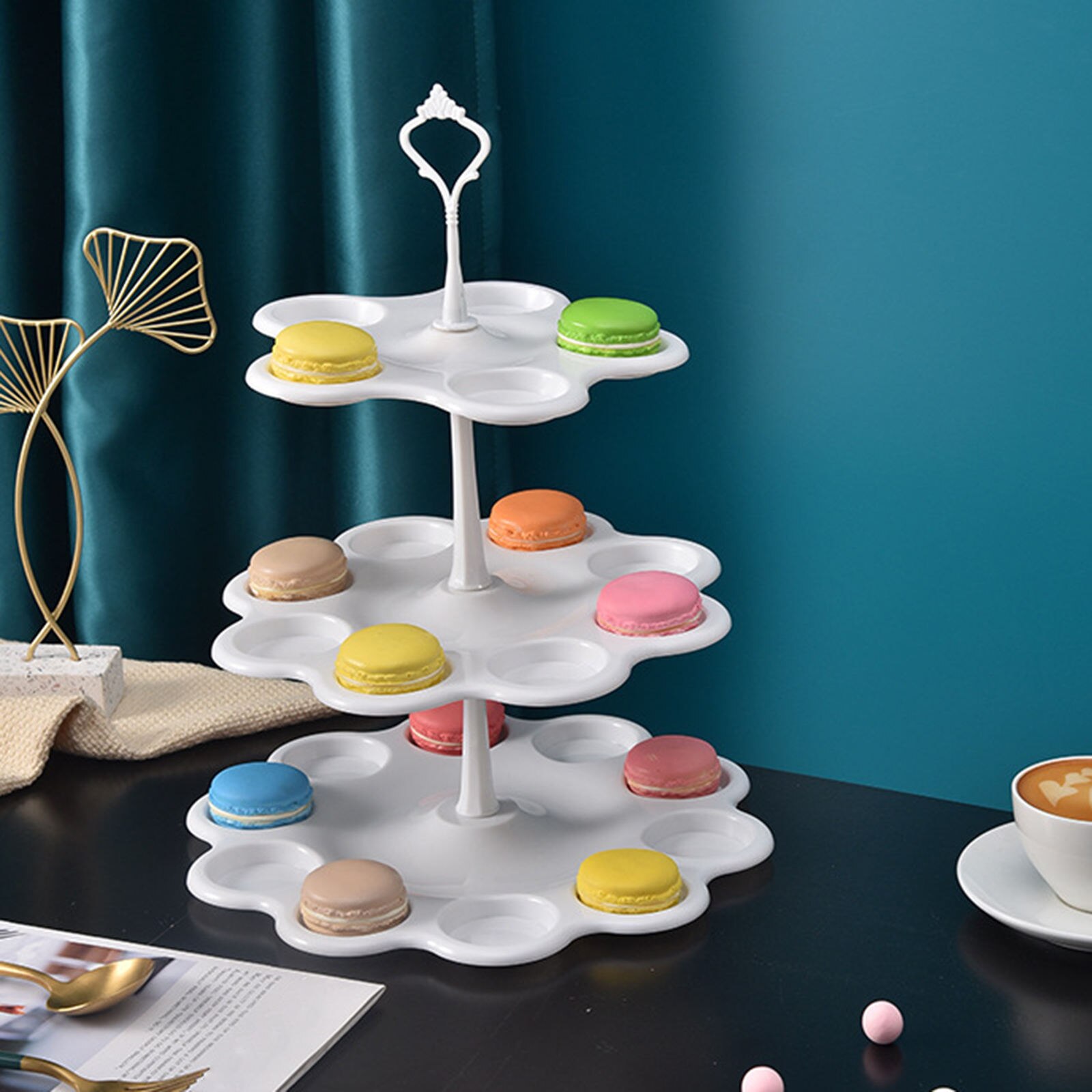 Bolo de estilo europeu mesa sobremesa frutas pastelaria servindo tigelas recipiente titular festas aniversário casamento: White Muffin type