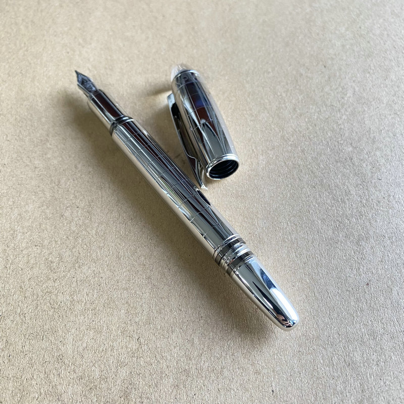 Caneta esferográfica minimalista de metal SW MB Geometria de platina - Rollerball com aderência de borracha Presente de escrita de escritório premium: Verde exército