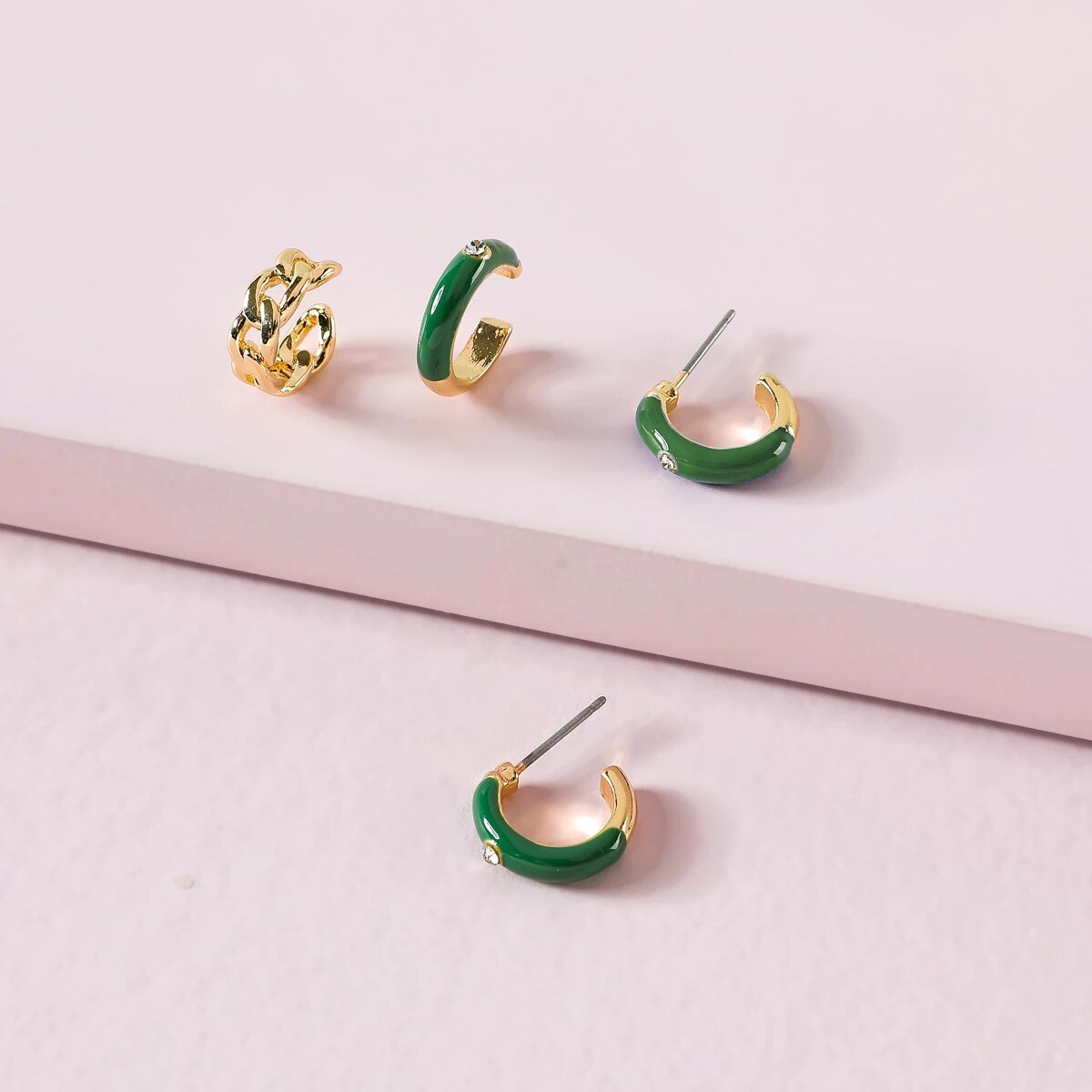 4 pçs nova cor esmalte minúsculos brincos de argola para mulher cz orelha piercing huggie com corrente dourada ouvido manguito conjunto moda jóias presente: Green