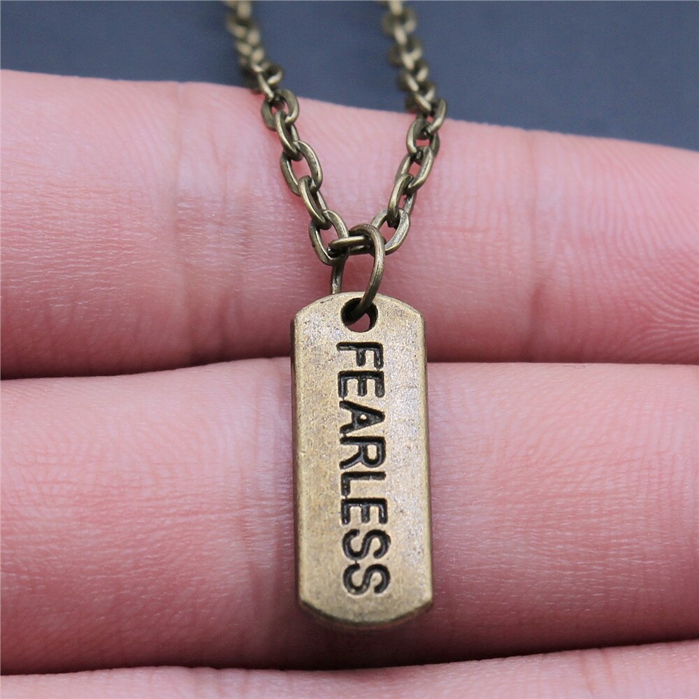 Mode 2 Kleuren 21X8Mm Fearless Tag Charms Hanger Necklacefor Vrouwen Sieraden Producten