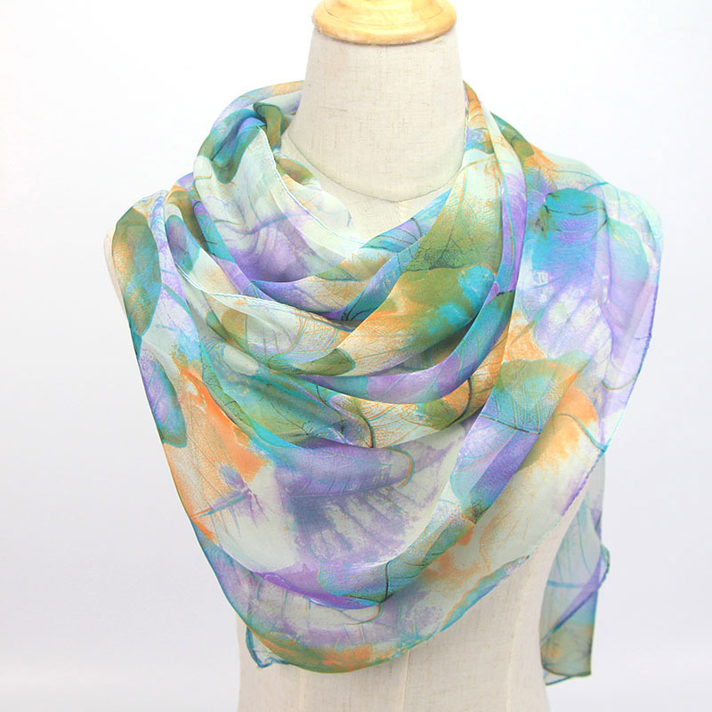 Écharpe d'été en mousseline de soie, châle de plage pour femmes, serviette de plage, écharpe douce imprimée feuilles d'érable, écharpe douce pour femmes,: Blue and green
