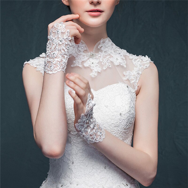 White Ivory Red Short Wedding Gloves Wrist Length Fingerless Lace Appliques Sequins Bridal Gloves Wedding Accessories