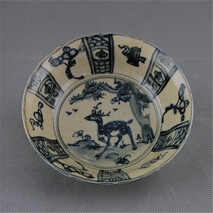Exquisite Chinese Klassieke Blauw en Wit Porselein Antieke Kom, geschilderd Met Herten en Gunstige Ontwerpen