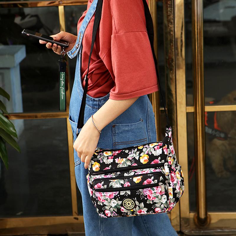 Floral Shoulder Bag Printing Rose Messenger Bag Rural style 100% Cotton Canvas Crossbody Bag for Women Lightweight Cute Hobos