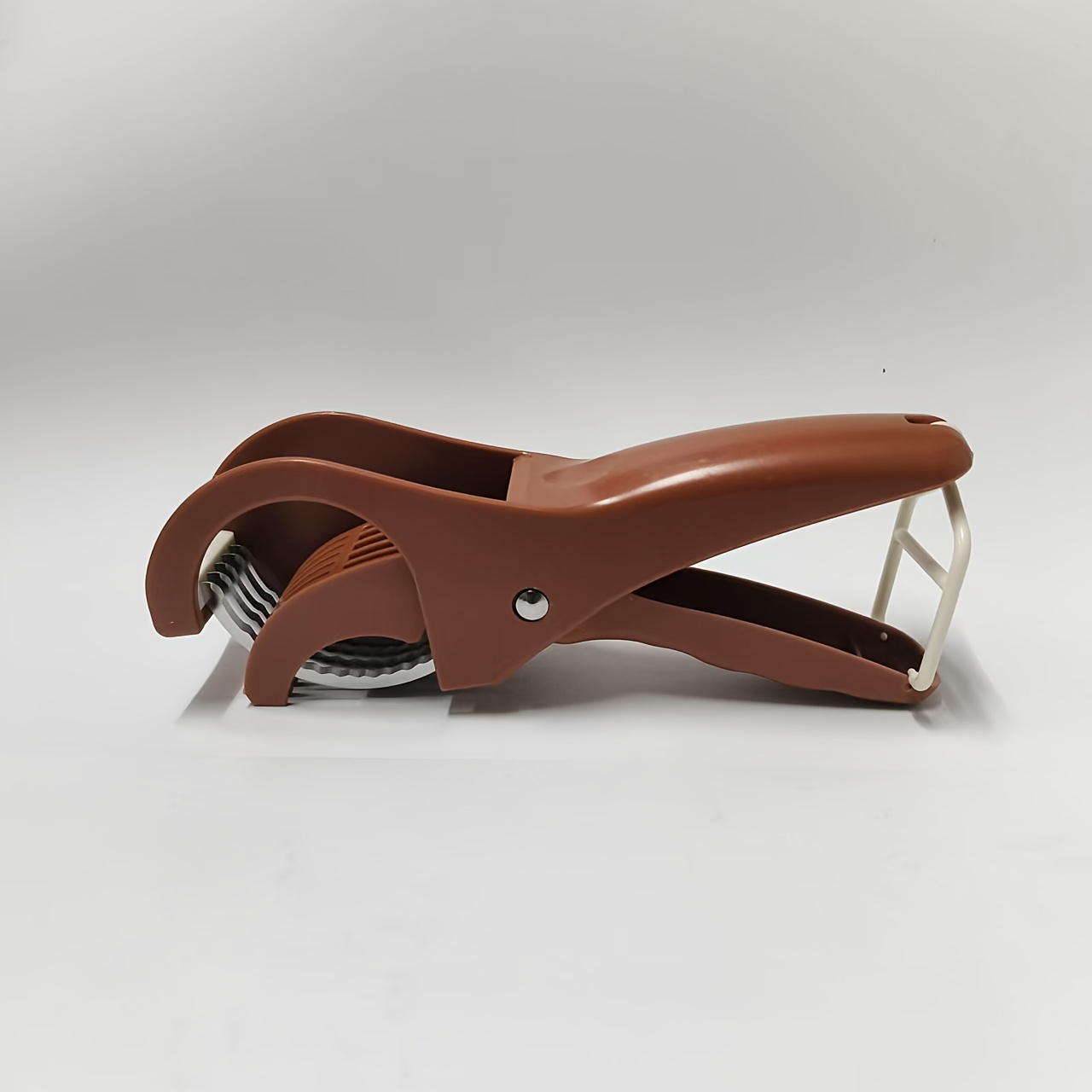 Multifunctionele fruit- en groentesnijder - roestvrijstalen messen, voor het snijden van perfecte plakjes fruit, komkommer en ham.: Rood