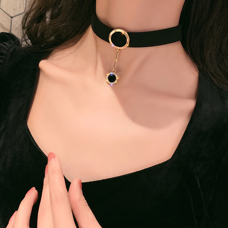 Koreaanse Mode Fluwelen Choker Ketting voor Vrouwen Vintage Sexy Kant Ketting met Hangers Gothic Meisje Hals Sieraden Accessoires: Licht Geel Goud Kleur