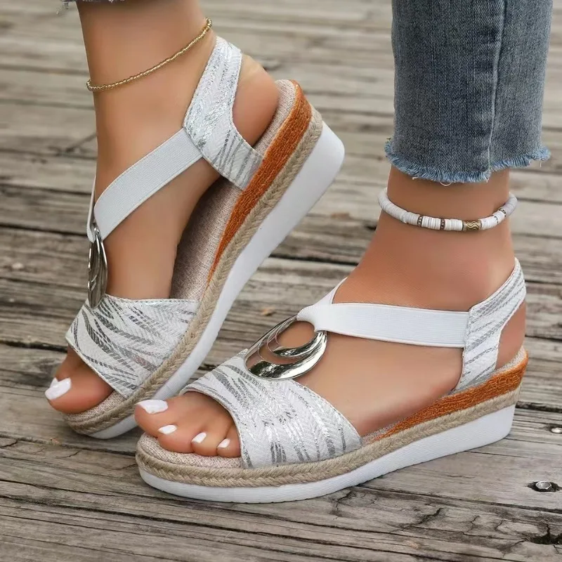 Sandales à l'offre elles compensées pour femmes, chaussures de gladiateur, confortables, décontractées, temporelles, talons hauts, été 2024: WHITE / 38