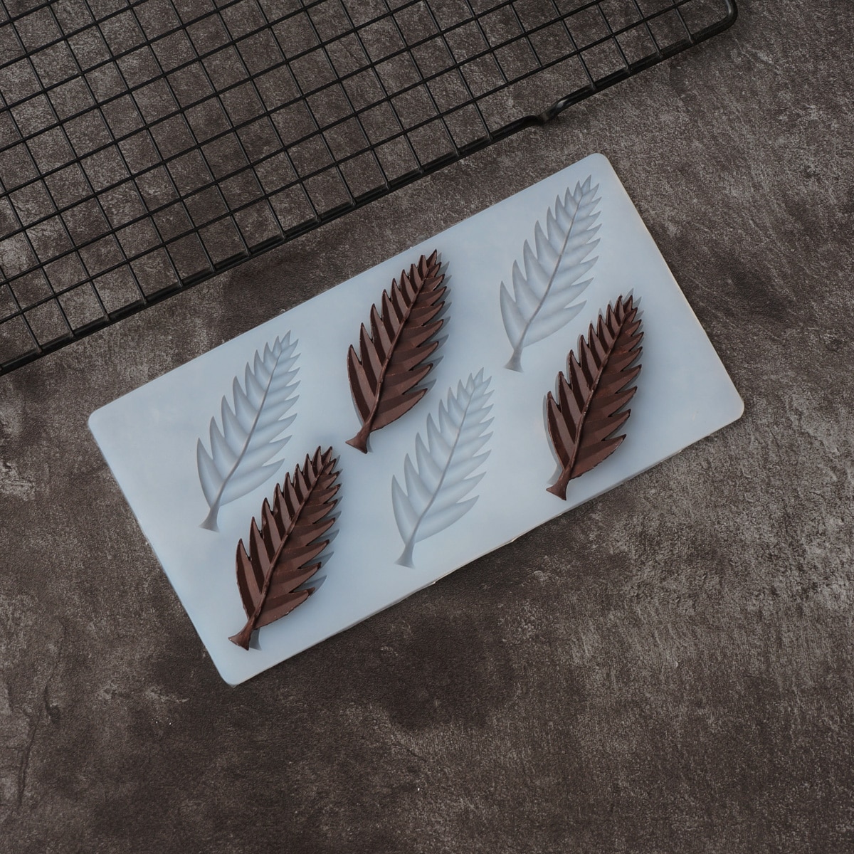 Speciale Zaagtand Geveerd Bladvorm Chocolade Stencil Mold Cake Decorating Bladeren Siliconen Mal Transfer Sheet Bakken Chablon