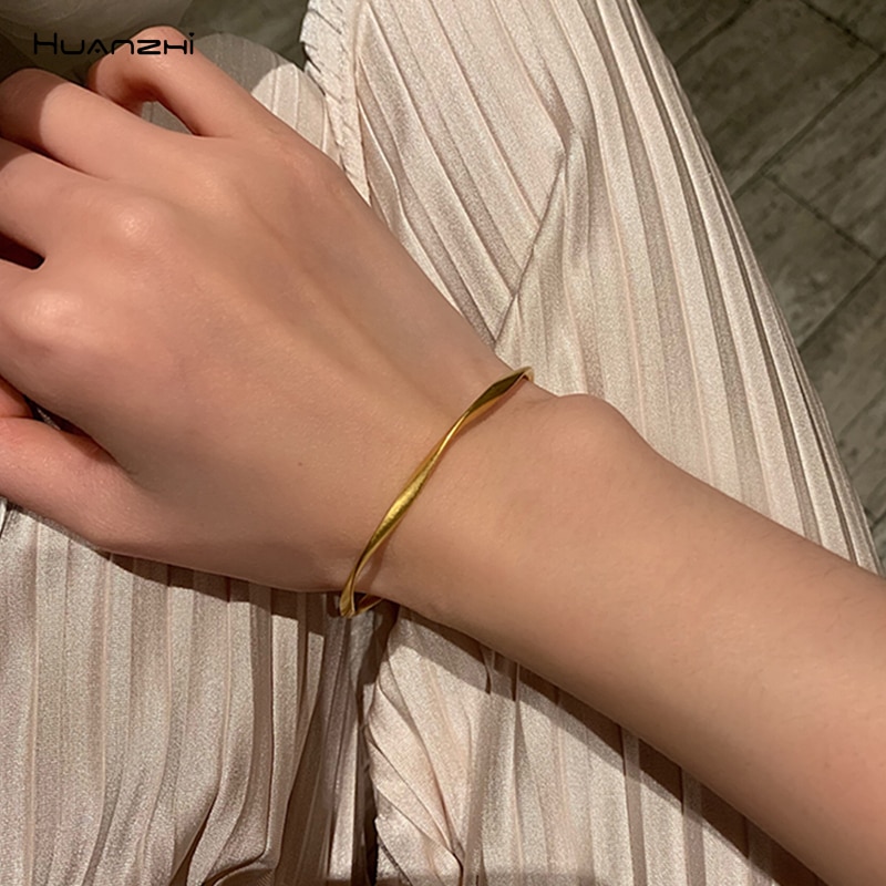 HUANZHI Korean Simple Geometric Irregular Spiral Distortion Gold Opening Metal Bracelet Bangle for Women Party Wedding Girl