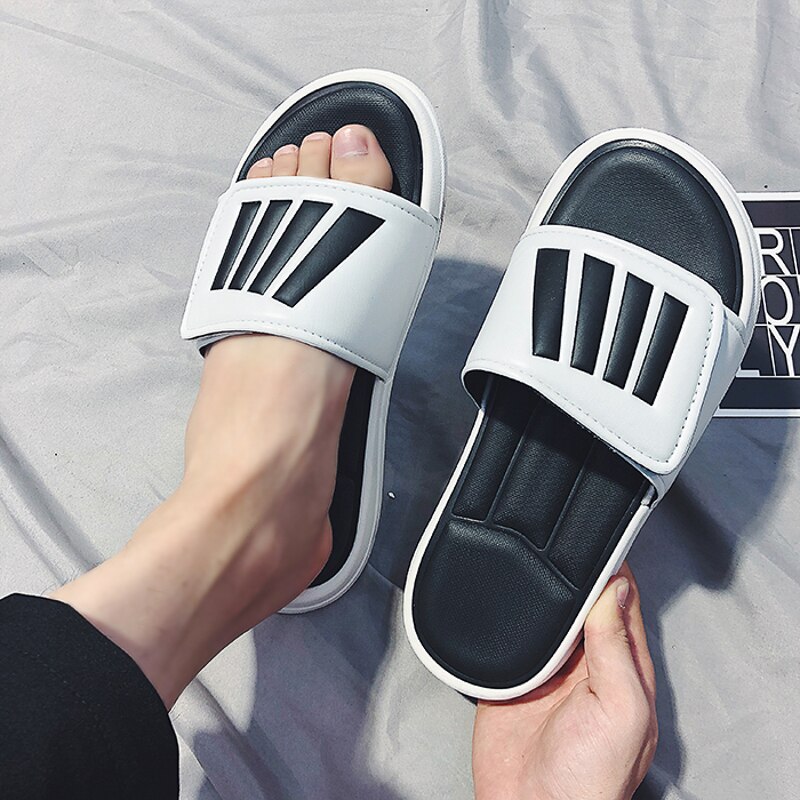 Men Casual Beach Shoes Black White Men Travel Slippers Beach Slippers Mens Comfortable Bathroom Slippers
