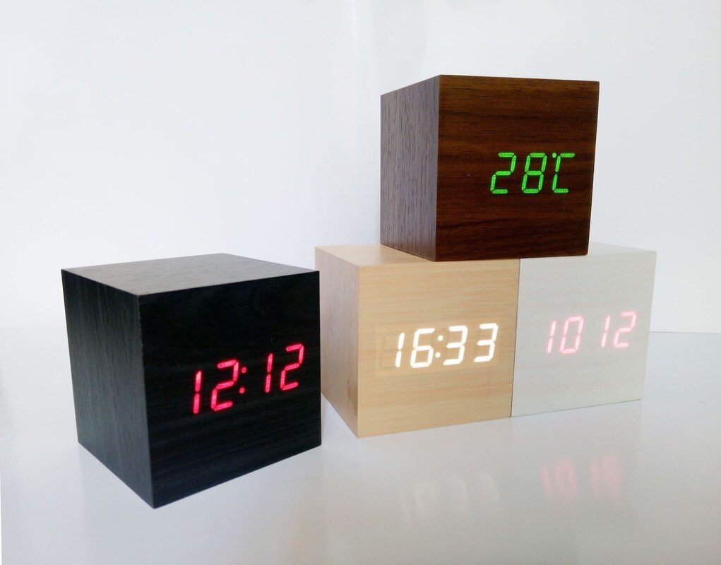 6*6*6cm Square Smart Digital Alarm Clock Smulation Wooden LED Alarm Clock Glow Showing Date temperature Voice Control Clock