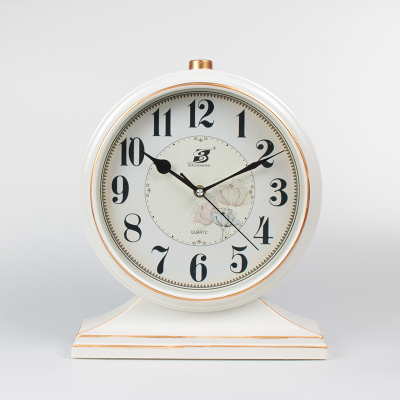 Reloj de mesa clásico retro silencioso de 12 pulgadas, reloj de sobremesa Quart, decoración creativa para el hogar, fácil de leer y funciona con batería: White Arabic