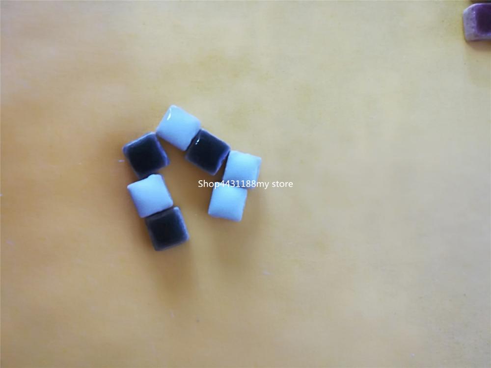 100g(560 stk) ultra mini fliser 5*5*3.5mm blandede farger keramiske mosaikkfliser til diy håndverk mosaikkmateriale: Hvit og svart