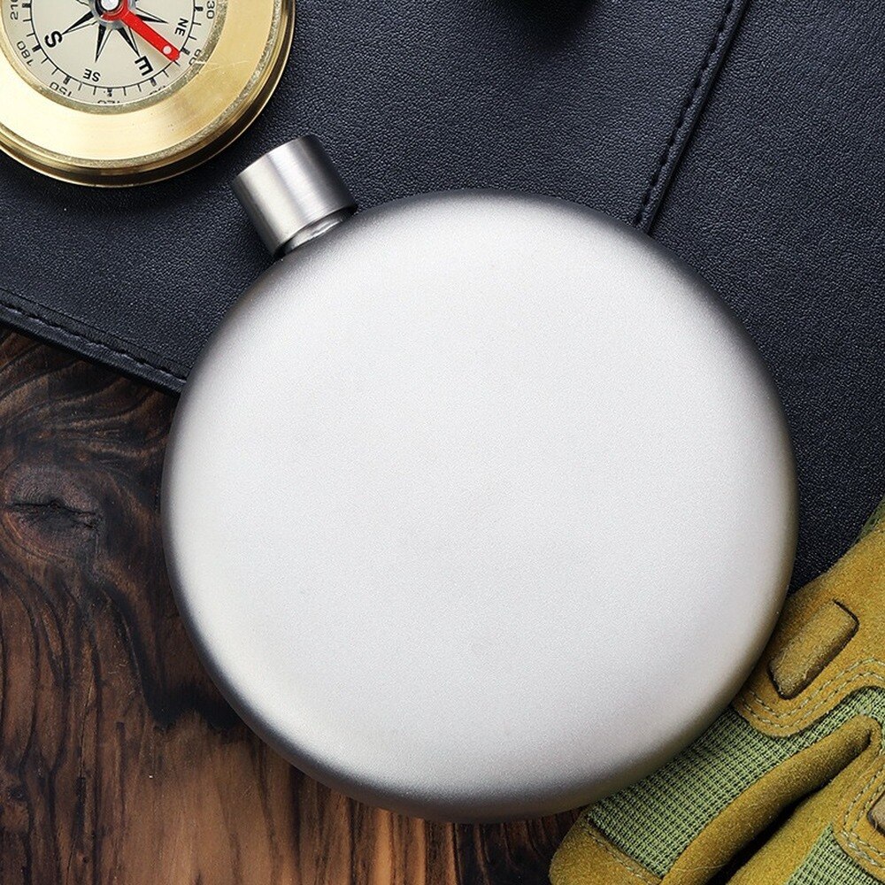 180Ml Outdoor Pure Titanium Ronde Platte Heupfles Met Persoonlijkheid Creatieve Wijn Container Camping Draagbare Wijn Fles Hike