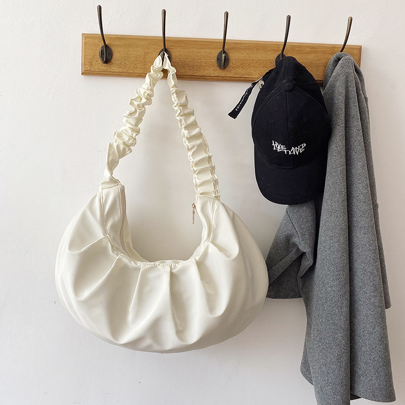 Nylon ruched damer stor hobos handväska för resor kvinnor underarm axelväskor stor kapacitet kvinnlig armnpit shoppingväska