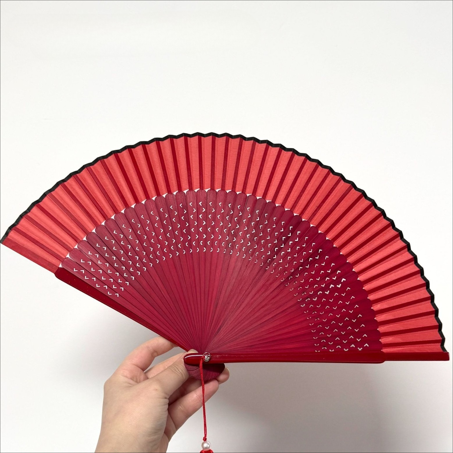 retro bambusowy wachlarz składany, wachlarz origami w kształcie serca z drewnianą ramką i białymi papierowymi łopatkami, wachlarz w drewnianej ramce, dekoracja bambusowa: Niebieski