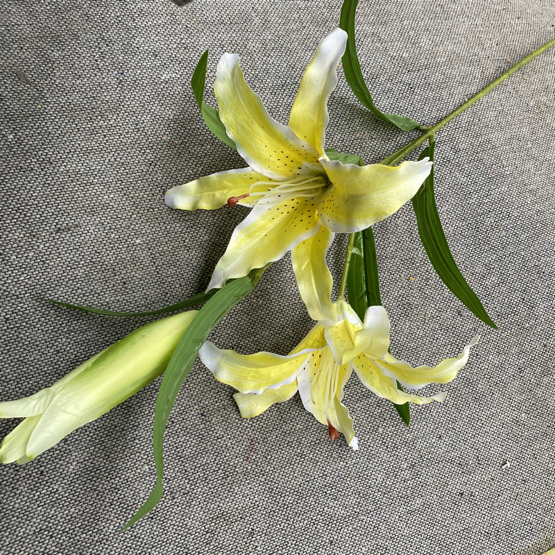 Kunstmatige Zijden Bloemen Nep Lelie Tak 78Cm Lange Diy Creatieve Boeket Verjaardag Moeder Dag Valentijn Pasen Decoratie: Sweet Yellow