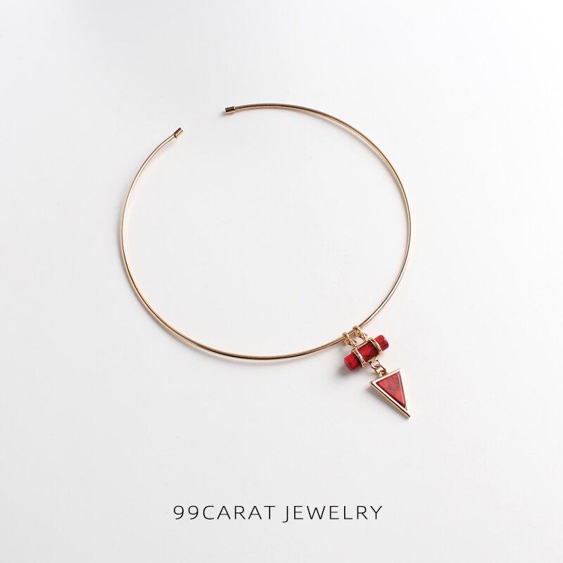 Nine nine carat European and American accessories: Pine stone crackle pattern triangle Necklace (NX)