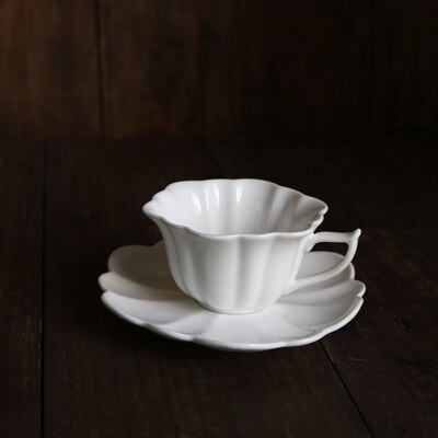 Assiette porcelaine dentelle blanche Vintage, plat occidental, plat profond, pétale à café, bol: Cup and Saucer