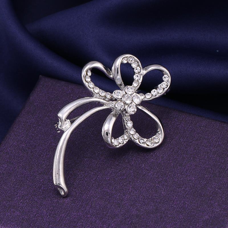 baiduqiandu Pearl & Crystal Booches Pin Charming Bow Butterfly Flower Guitar Women Wedding Bouquet Clothing Dress Accessories: 9121 Silver