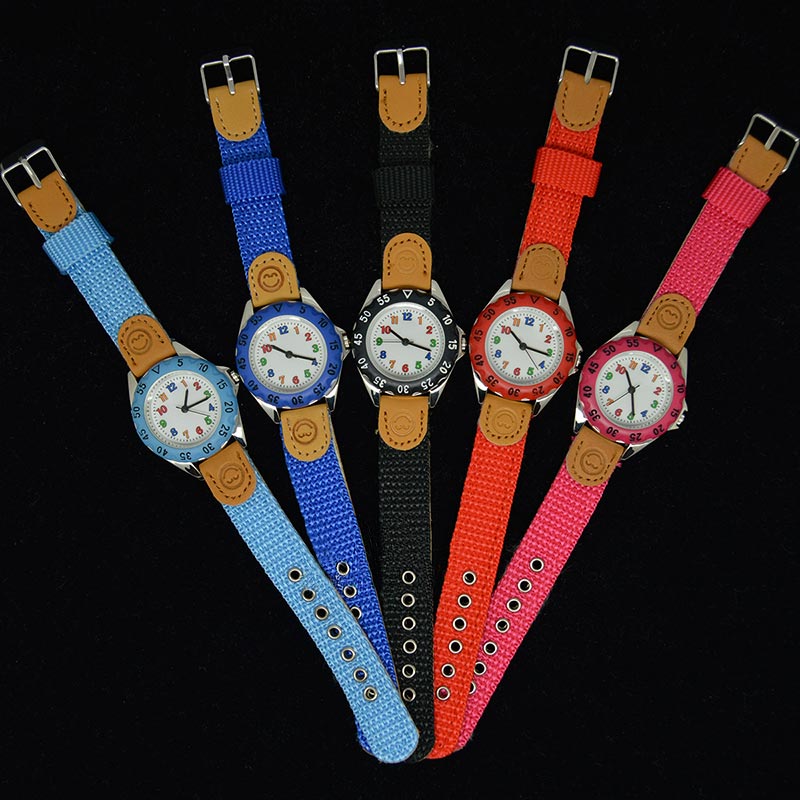 Cute Boys Girls Quartz Watch Kids Children's Fabric Strap Student Time Clock Wristwatch DSS899
