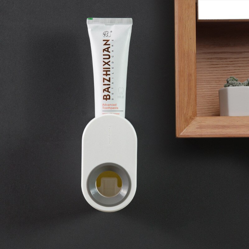 Guret vægmonteret tandpastaeklemme til tilbehør til badeværelset automatisk tandpasta dispenser tandbørsteholder aftagelig hylde: Bhvidgrå