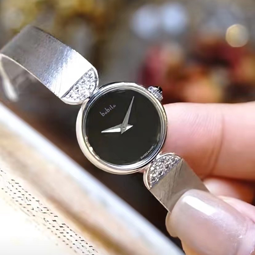 Dame vintage lille guldur med diamantindlagt lille rundt ur, luksuriøst retro high-end armbåndsur