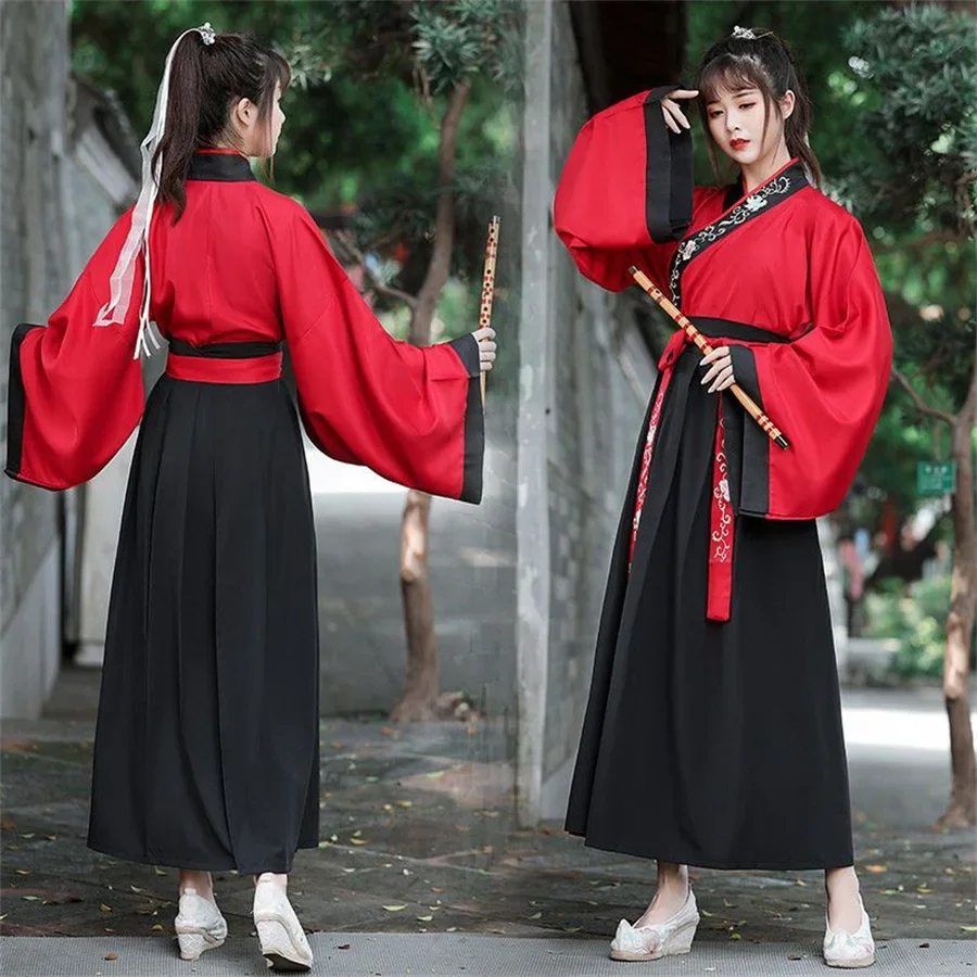 Robe Hanfu de style chinois, martilles d'arts de broderie, olympiques de cosplay de danse, kimono noir blanc rouge, prairie