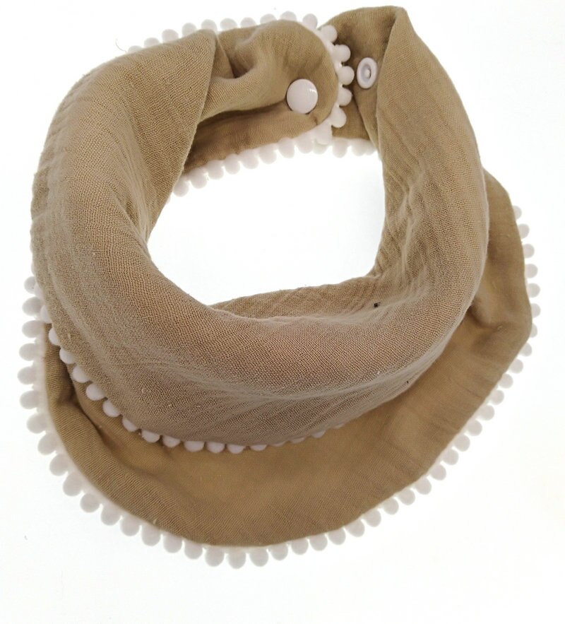 Bibdanna | Katoenen Mousseline Bib | Pompom Bibdanna | Shabby Chic | Baby Meisje | Geslacht Neutrale: tan