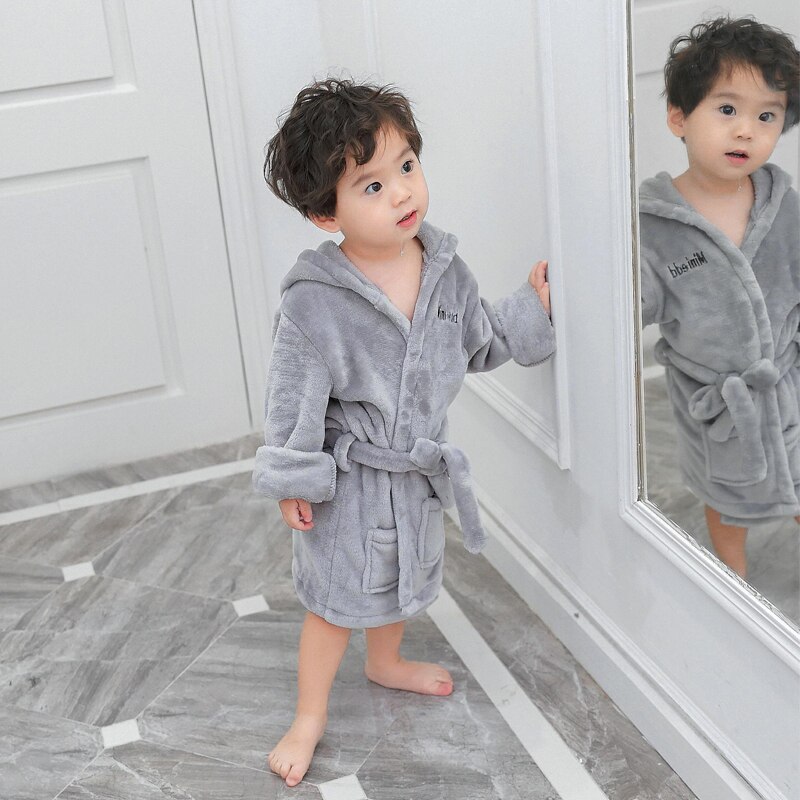 Moderigtige børne badekåber vinter baby børn badekåbe ensfarvet flannel badekåbe til småbørn piger blød bælte pyjamas