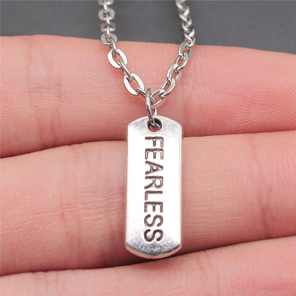 Mode 2 Kleuren 21X8Mm Fearless Tag Charms Hanger Necklacefor Vrouwen Sieraden Producten