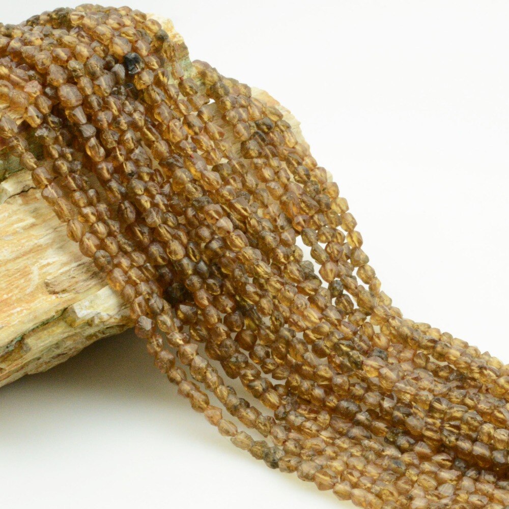 Natürliche Sauber Zirkon Kleine Faceted Nugget Perlen 4mm ~ 5mm