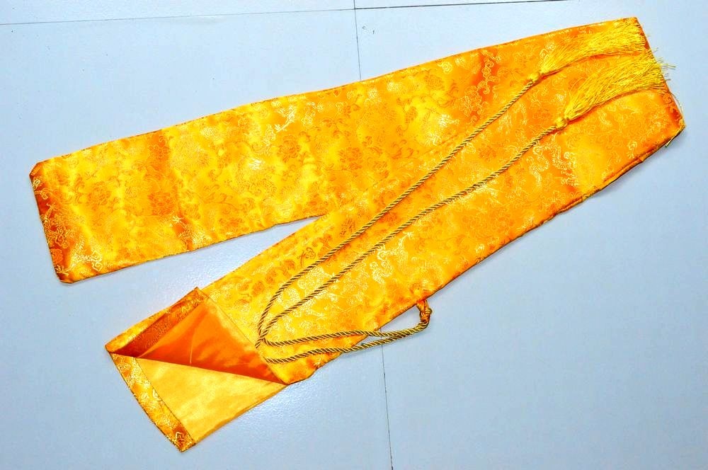 Mooie Zachte En Delicate Zijde Zwaard Tas Fitting Voor Japanse Samurai Zwaard Katana Geel Dragon Patroon Zwaard Tas