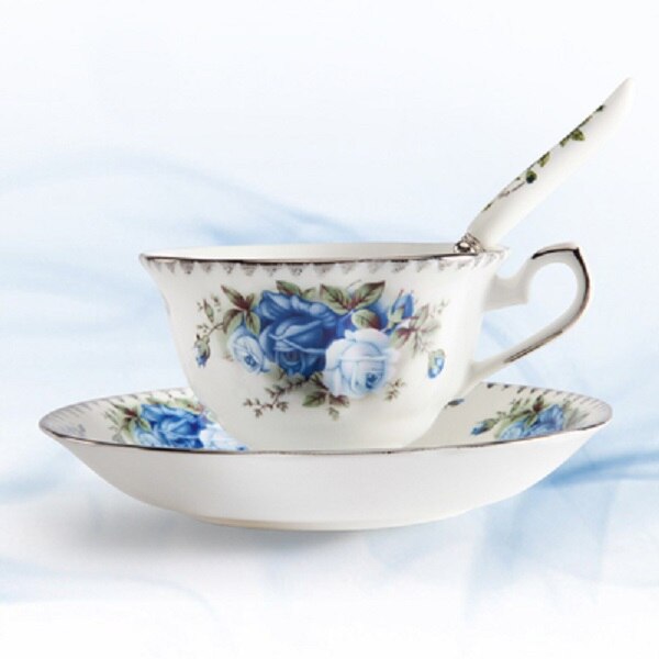 Bone Porcelain European Coffee Cup and Saucer Red and Blue Rose Tea Cup Light Luxury Rural Style Afternoon Tea Set 195ml, 1 cup.: Blue